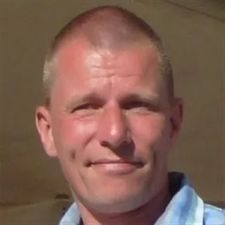 Claus søger 25-200 m2 kontor / lager / værksted / butik / klinik i Hvidovre til leje